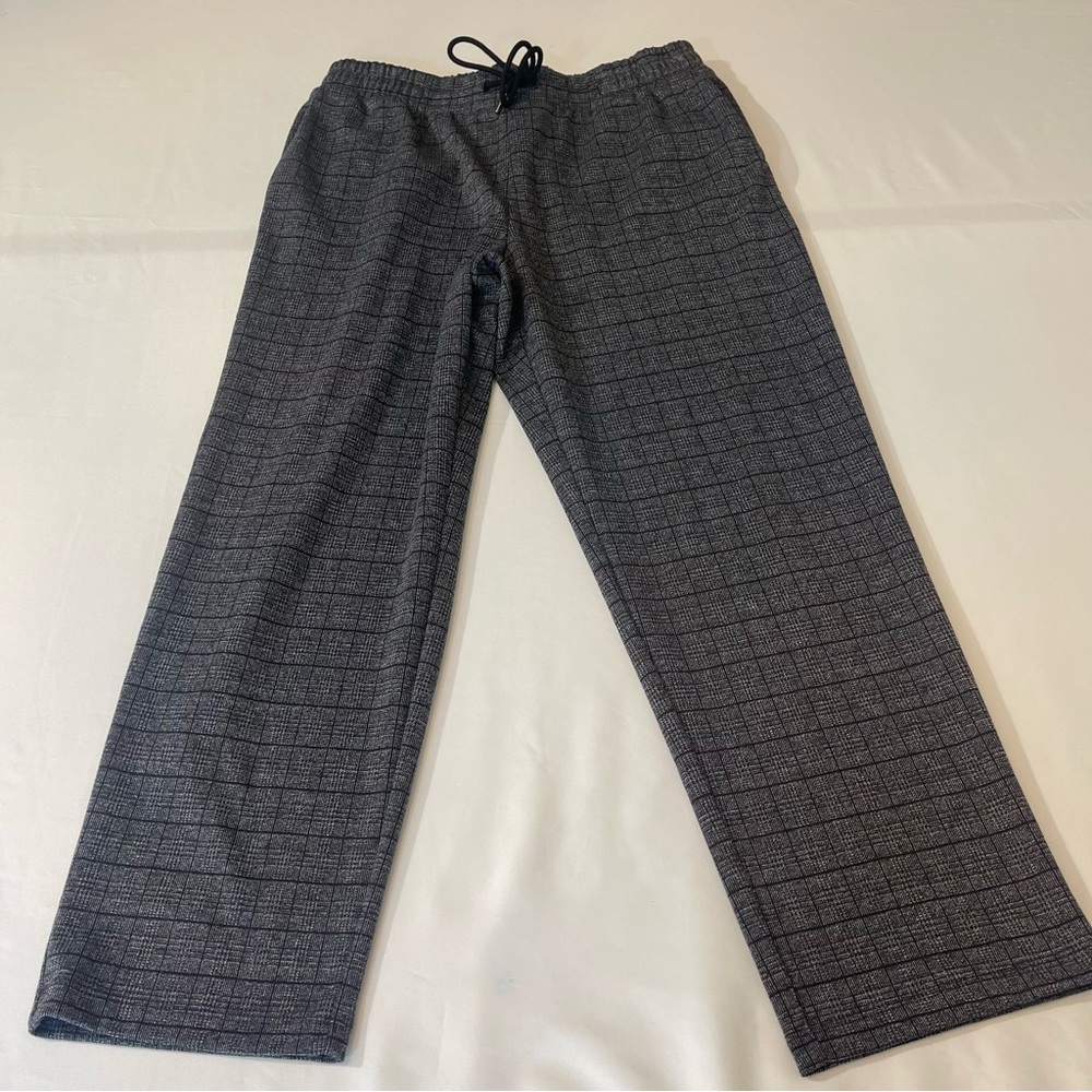 A New Day, Women’s pants , medium, good condition, preowned, elastic wa…